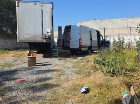 Caen cinco personas que resguardaban predio con mercancía robada en el Edomex.